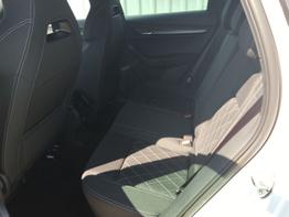 Skoda Karoq Sportline 1,5 TSI 150 PS DSG Navi-4x Sitzheizung-Canton Sound-Anhängerkupplung-LED-Matrix-AppleCarPlay-Android-Auto-ACC-Kessy-2-Zonen-Klimaautomatik-18''Alu-Sofort 