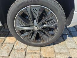 Skoda Karoq Sportline 1,5 TSI 150 PS DSG Navi-4x Sitzheizung-Canton Sound-Anhängerkupplung-LED-Matrix-AppleCarPlay-Android-Auto-ACC-Kessy-2-Zonen-Klimaautomatik-18''Alu-Sofort 