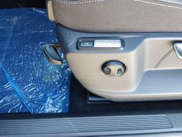 Volkswagen T-Roc Black Style 1,5 TSI 150 PS DSG AHK-IQ Light-Navi-ACC-Kamera-19 "Alu-IQ Drive 