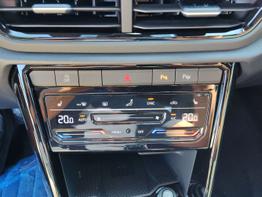 Volkswagen T-Roc Black Style 1,5 TSI 150 PS DSG AHK-IQ Light-Navi-ACC-Kamera-19 "Alu-IQ Drive 