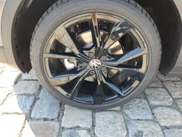 Volkswagen T-Roc Black Style 1,5 TSI 150 PS DSG AHK-IQ Light-Navi-ACC-Kamera-19 "Alu-IQ Drive 