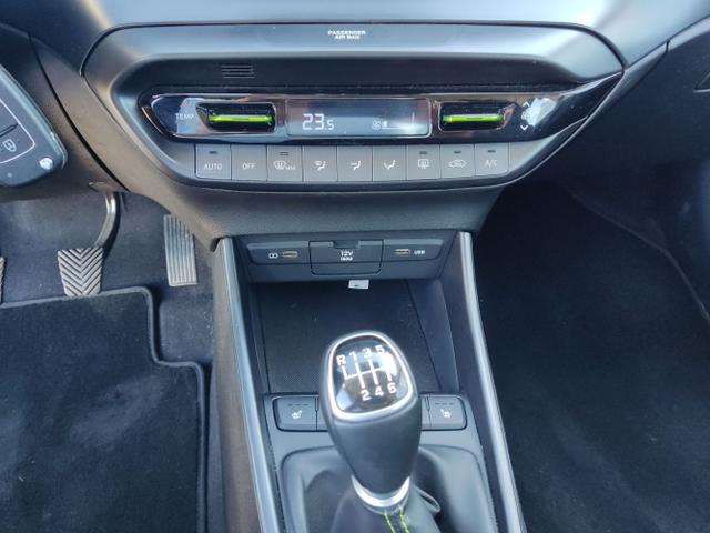 Hyundai / i20 / Weiß / / / 