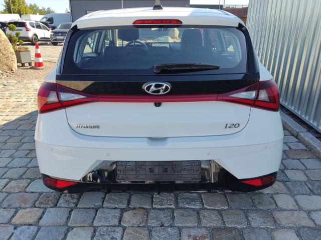 Hyundai / i20 / Weiß / / / 