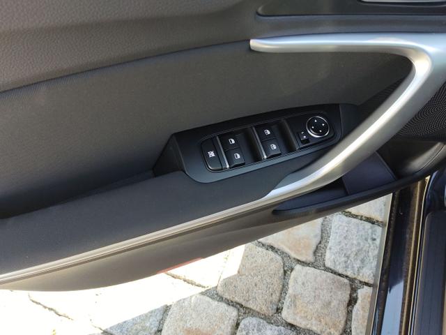 Kia / Ceed / Schwarz / / / , Beispielbilder, ggf. teilweise mit Sonderausstattung