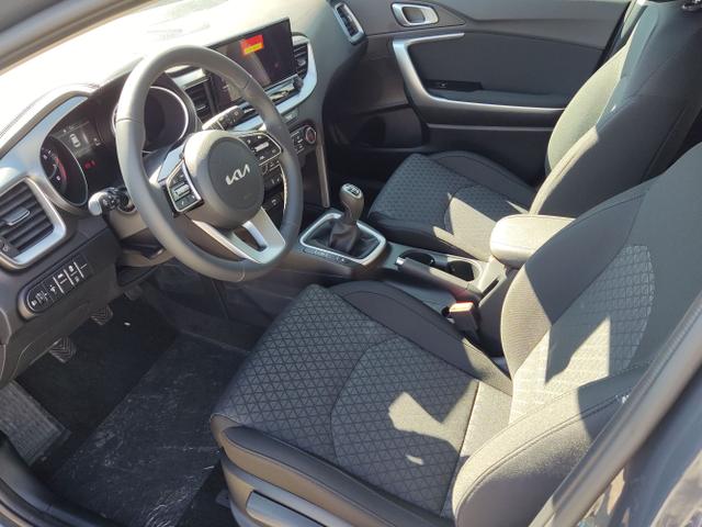 Kia / Ceed / Grau / / / , Beispielbilder, ggf. teilweise mit Sonderausstattung