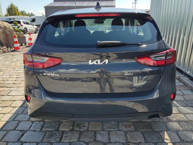 Kia / Ceed / Grau / / / , Beispielbilder, ggf. teilweise mit Sonderausstattung