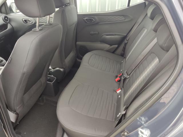 Hyundai / i10 / Grau / / / 