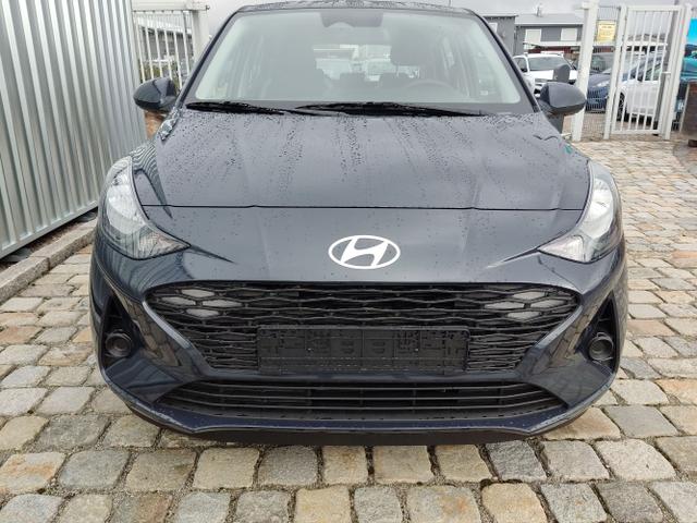 Hyundai / i10 / Grau / / / 