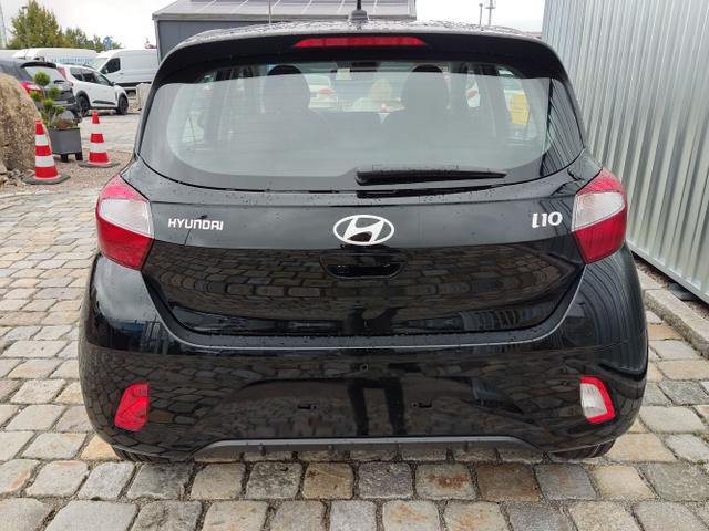 Hyundai / i10 / Schwarz / / / 