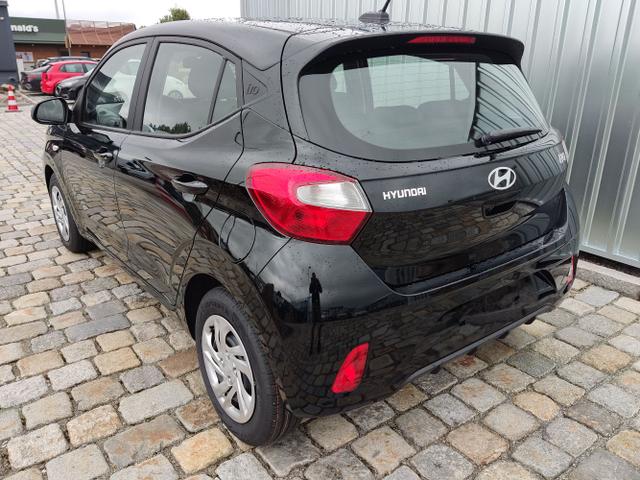 Hyundai / i10 / Schwarz / / / 