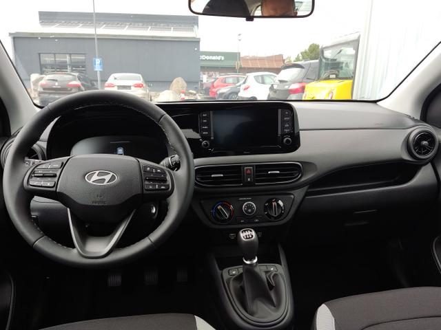Hyundai / i10 / Blau / / / 