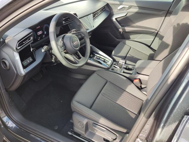 Audi / A3 Sportback / Grau / / / 