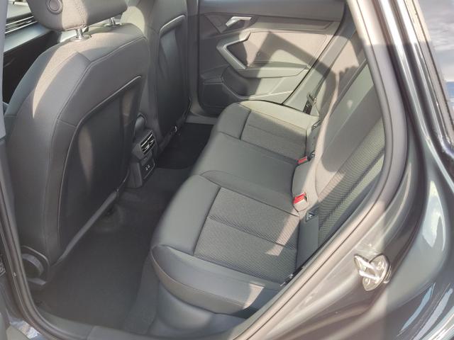 Audi / A3 Sportback / Grau / / / 