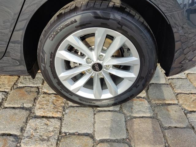 Audi / A3 Sportback / Grau / / / 