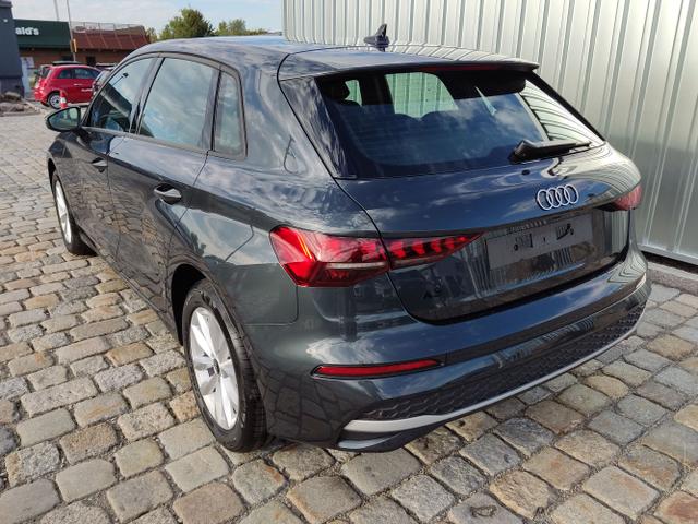 Audi / A3 Sportback / Grau / / / 