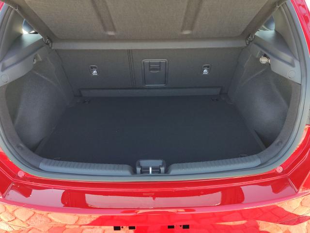 Hyundai / i30 / Rot / / / , Beispielbilder, ggf. teilweise mit Sonderausstattung