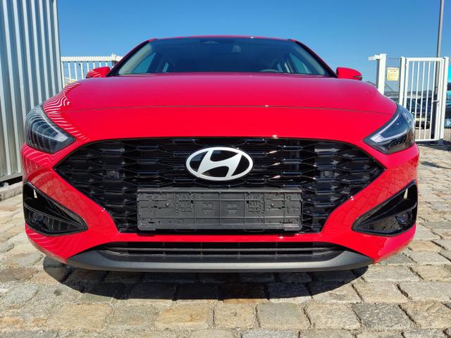 Hyundai / i30 / Rot / / / , Beispielbilder, ggf. teilweise mit Sonderausstattung