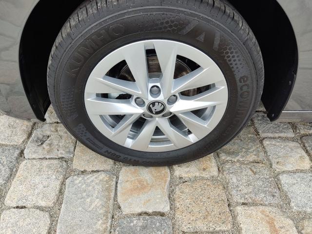 Skoda / Fabia / Grau / / / 