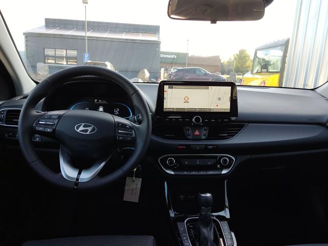 Hyundai / i30 Kombi / Rot / / / , Beispielbilder, ggf. teilweise mit Sonderausstattung