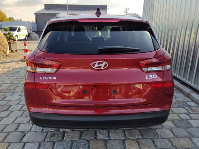 Hyundai / i30 Kombi / Rot / / / , Beispielbilder, ggf. teilweise mit Sonderausstattung