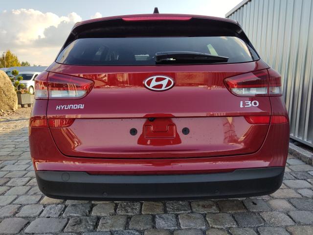 Hyundai / i30 Kombi / Rot / / / , Beispielbilder, ggf. teilweise mit Sonderausstattung