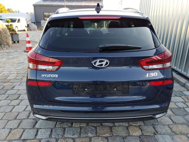 Hyundai / i30 Kombi / Blau / / / , Beispielbilder, ggf. teilweise mit Sonderausstattung