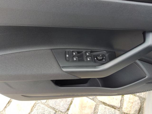 Volkswagen / POLO / Grau / / / 