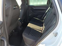 Skoda Karoq Sportline 2.0 TSI 190 PS 4x4 DSG Navi-Anhängerkupplung-Garantie-LED-Matrix-AppleCarPlay-Android-Auto-ACC-Kessy-2-Zonen-Klimaautomatik-18''Alu-Sofort 