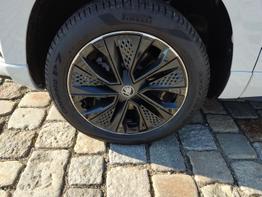 Skoda Karoq Sportline 2.0 TSI 190 PS 4x4 DSG Navi-Anhängerkupplung-Garantie-LED-Matrix-AppleCarPlay-Android-Auto-ACC-Kessy-2-Zonen-Klimaautomatik-18''Alu-Sofort 