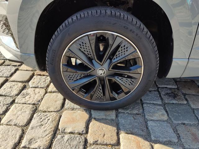 Skoda / Karoq / Grau / / / , Beispielbilder