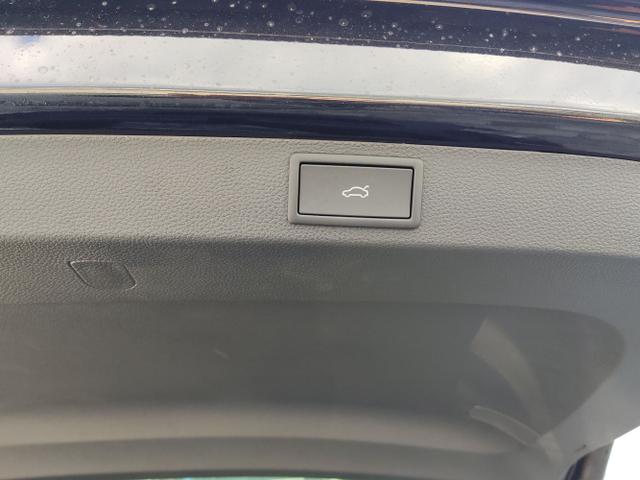 Skoda / Karoq / Schwarz / / / , Beispielbilder, ggf. teilweise mit Sonderausstattung