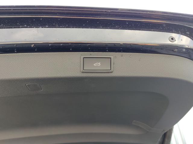 Skoda / Karoq / Schwarz / / / , Beispielbilder, ggf. teilweise mit Sonderausstattung