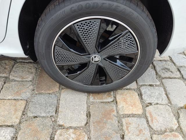 Skoda / Kamiq / Weiß / / / , Beispielbilder, ggf. teilweise mit Sonderausstattung