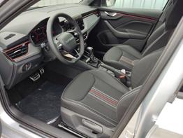 Skoda Kamiq Monte Carlo 1.5 TSI 150 PS DSG Panoramadach-Anhängerkupplung-Matrix-Kessy-Sofort 