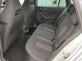 Skoda Kamiq Monte Carlo 1.5 TSI 150 PS DSG Panoramadach-Anhängerkupplung-Matrix-Kessy-Sofort 