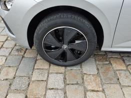 Skoda Kamiq Monte Carlo 1.5 TSI 150 PS DSG Panoramadach-Anhängerkupplung-Matrix-Kessy-Sofort 