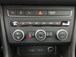Seat Ateca Style 1.5 TSI DSG 150 PS-AndroidAutoAppleCarPlay-Teilleder-Winterpaket-Voll-LED-Parklenkassistent-Rückfahrkamera-2xPDC-17"Alu-Sofort 