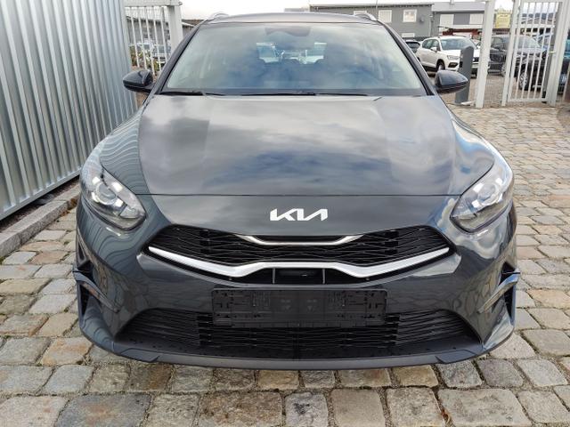 Kia / Ceed / Grau / / / , Beispielbilder