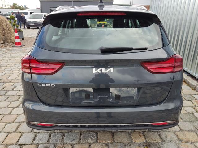 Kia / Ceed / Grau / / / , Beispielbilder