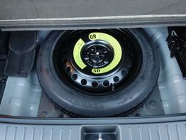 Kia Sportage Urban 1.6 T-GDI 150 PS 7DCT-NEUES MODELL-Navi 12,3 Zoll-Rückfahrkamera-AppleCarPlay-AndroidAuto-Klimaautomatik-SHZ-LED-17''Alu-Sofort 