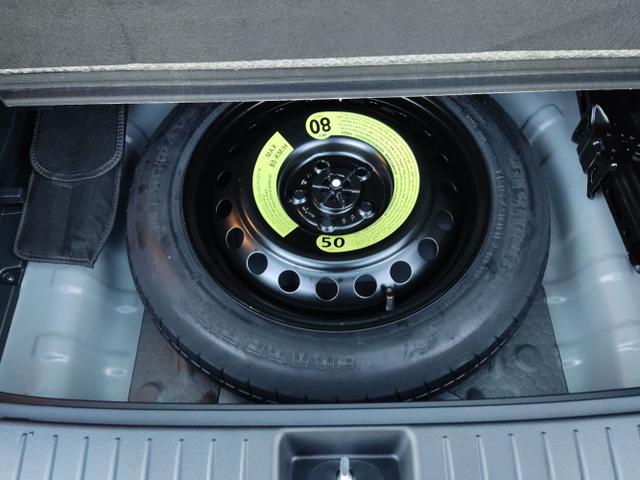 Kia / Sportage / Grau / / / , Bild dient zur Illustration und zeigt aufpreispflichtige Sonderausstattung. "Die Herstellergarantie beginnt bei EU-Fahrzeugen bereits bei Auslieferung vom ausländischen Lieferanten und kann um mehr als 14 Tage verkürzt sein.