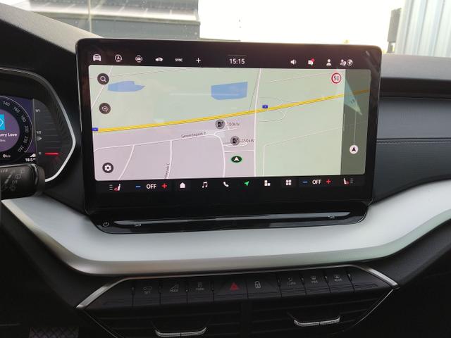 Skoda / Octavia Combi / Weiß / / / , Beispielbilder, ggf. teilweise mit Sonderausstattung