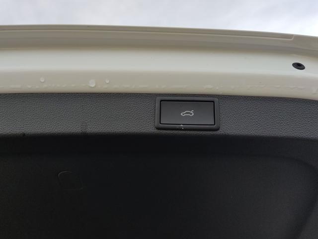 Skoda / Octavia Combi / Weiß / / / , Beispielbilder, ggf. teilweise mit Sonderausstattung