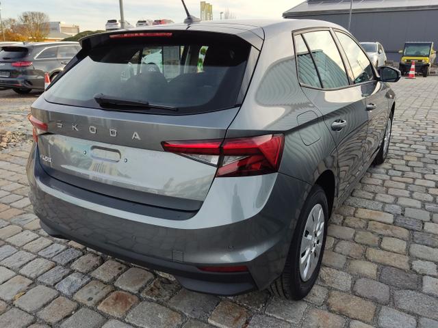 Skoda Fabia - Selection 1.0 TSI 95 PS 4-Jahre-Garantie-AppleCarPlay-AndroidAuto-LED-PDC-Sitzheizung-DAB-Klima-Limiter-Sofort