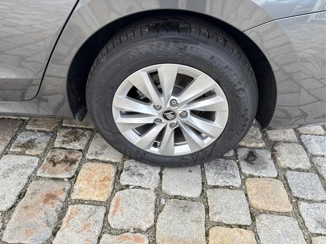 Skoda / Octavia Combi / Grau / / / , Beispielbilder, ggf. teilweise mit Sonderausstattung