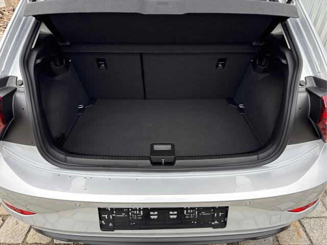 Volkswagen / POLO / Silber / / / 