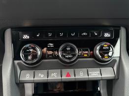 Skoda Karoq Sportline 1,5 TSI 150 PS DSG Navi-4x Sitzheizung-Canton Sound-Anhängerkupplung-LED-Matrix-AppleCarPlay-Android-Auto-ACC-Kessy-2-Zonen-Klimaautomatik-18''Alu-Sofort 