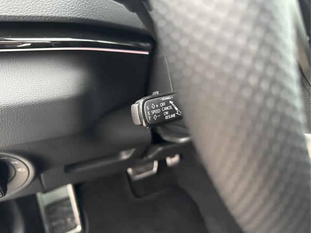 Skoda / Karoq / Blau / / / , Beispielbilder, ggf. teilweise mit Sonderausstattung