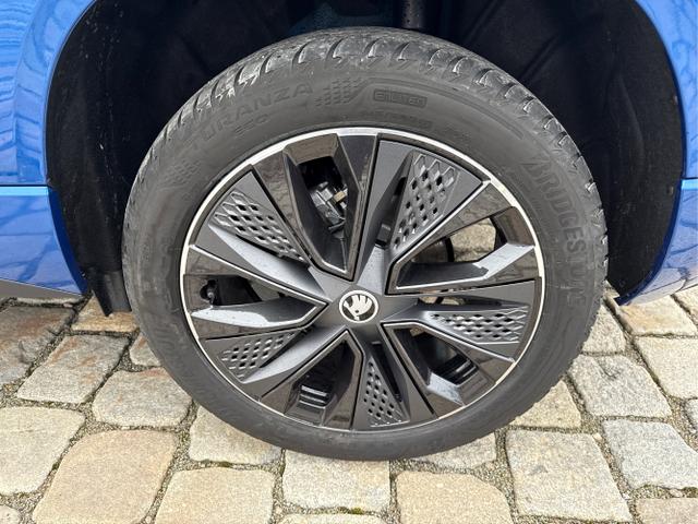 Skoda / Karoq / Blau / / / , Beispielbilder, ggf. teilweise mit Sonderausstattung