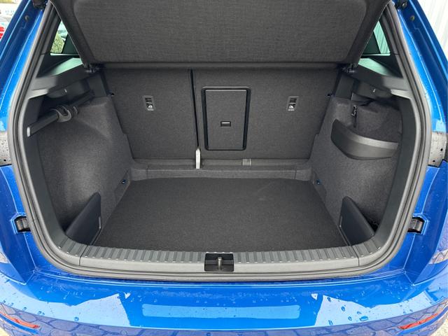 Skoda / Karoq / Blau / / / , Beispielbilder, ggf. teilweise mit Sonderausstattung